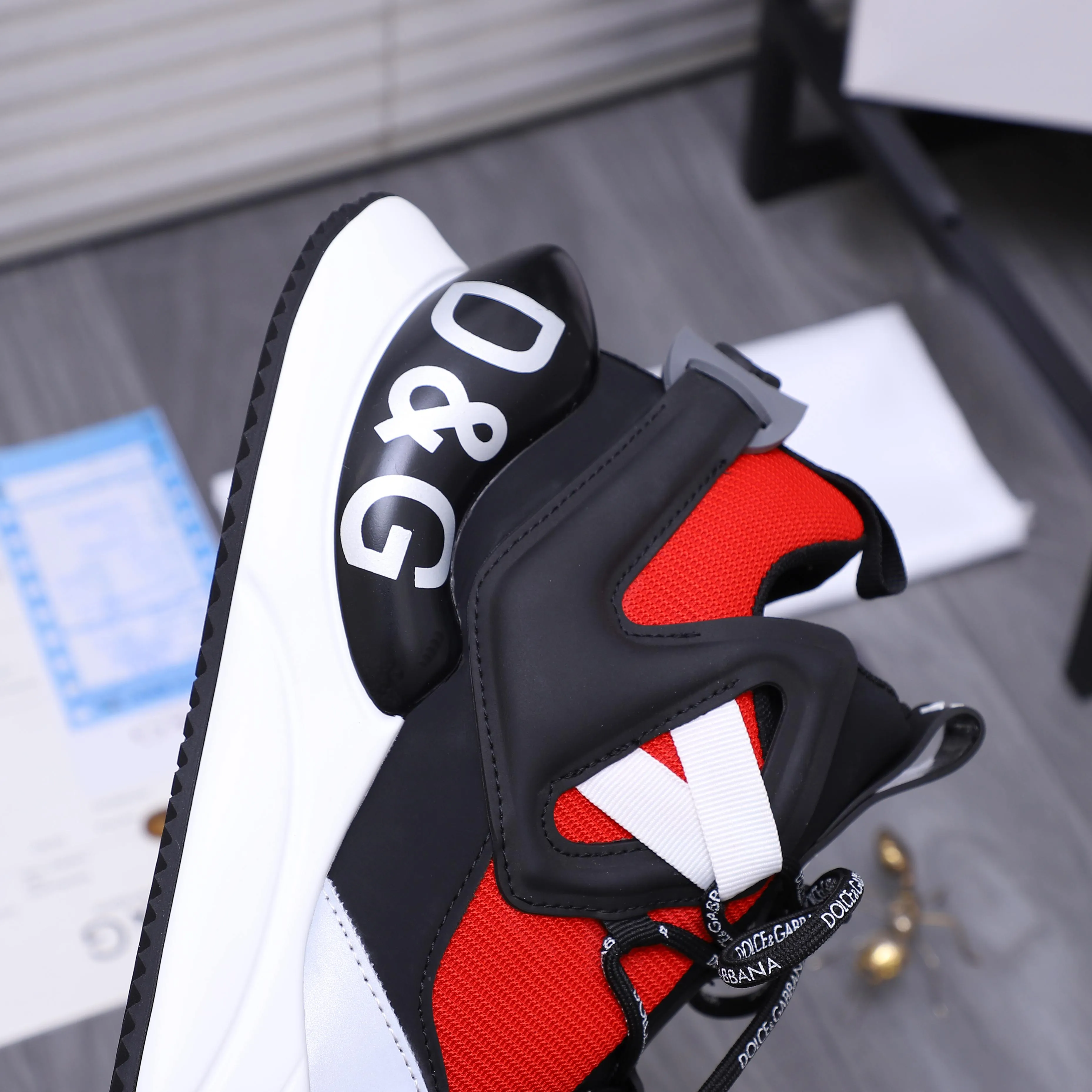 Men's shoes 💰540 Product trademark: DG (Dolce & Gabbana) couple's casual shoes Regular size: 36-46 Product materials: Selected fly woven breathable upper, mesh lining, cowhide insole, original outsole